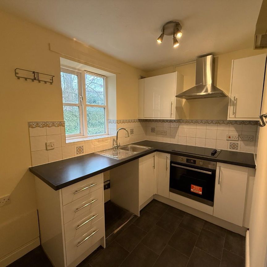 Robertson Drive, St Annes Park - Photo 1