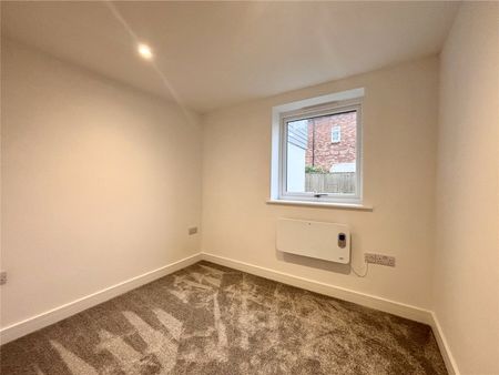 London Road, Old Basing, Basingstoke, RG24 - Photo 2