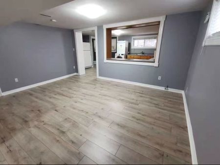 For Lease - 5375 Turney Drive, Mississauga, Ontario - Photo 2