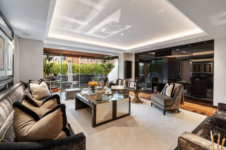 Superbly designed house with luxury amenities - Photo 2