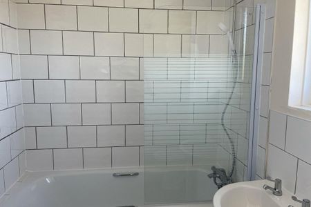 Highgrove Close, CALNE - Photo 3