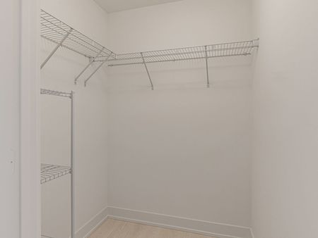 For Lease - 333 Sunseeker Avenue Unit# 301, Innisfil, Ontario - Photo 3