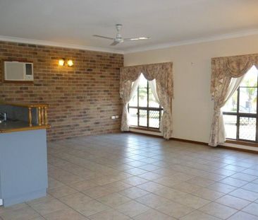 Large 3 Bedroom Unit with Pool - Photo 1