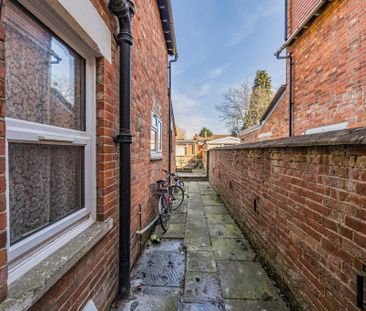 6 bedroom terraced house to rent - Photo 1