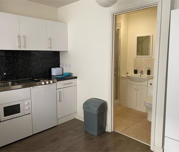 Studio to rent - Photo 1