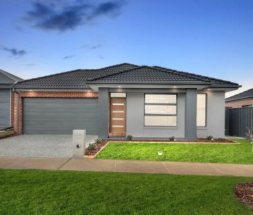 Elegant Family Living in a Prime Wollert Location - Photo 2