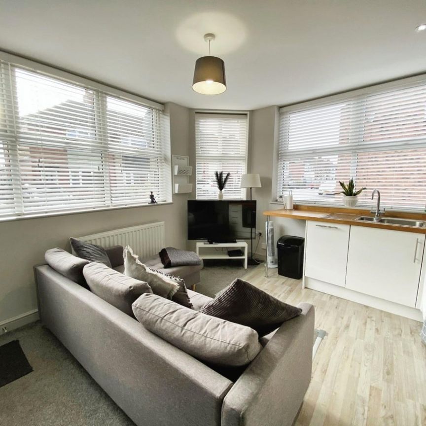 1 bedroom Flat To Let Total Size: 399 SQ FT - Photo 1