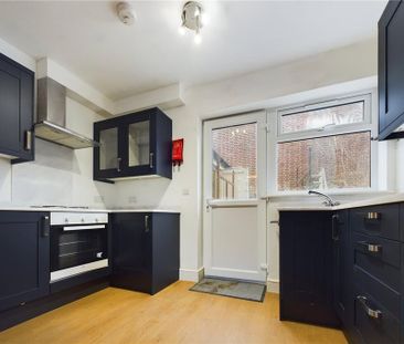 3 bedroom terraced house to rent - Photo 6