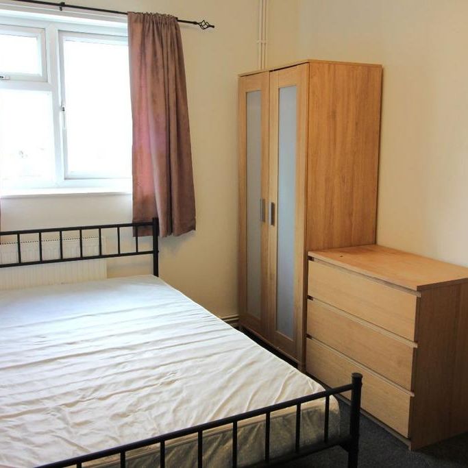 6 bedroom end of terrace house to rent - Photo 1