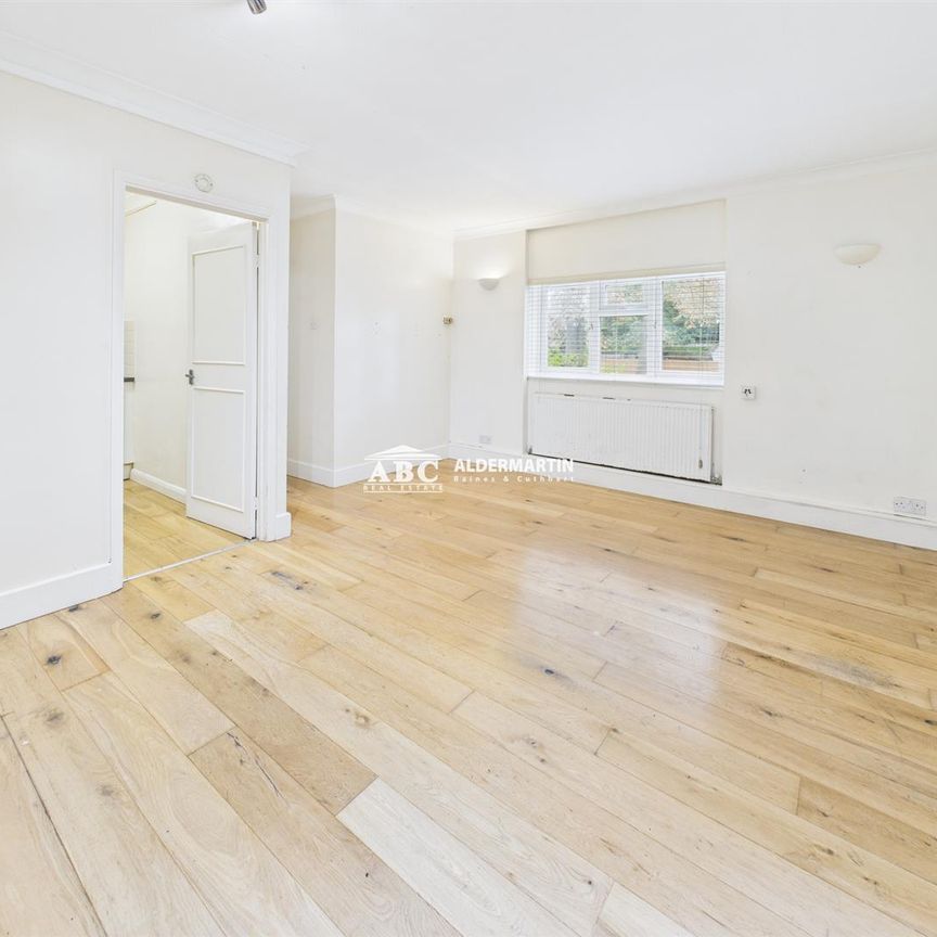 Lodge Close, HA8 7RL, Edgware - Photo 1