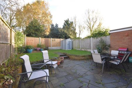 4 bedroom semi-detached house to rent - Photo 3