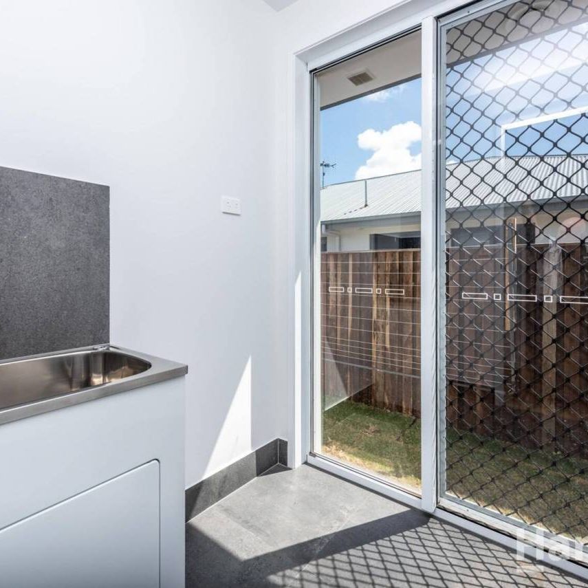 Executive Home in Popular Bargara! - Photo 1