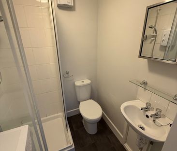 Studio Flat, Howard Road, SO15 - Photo 4