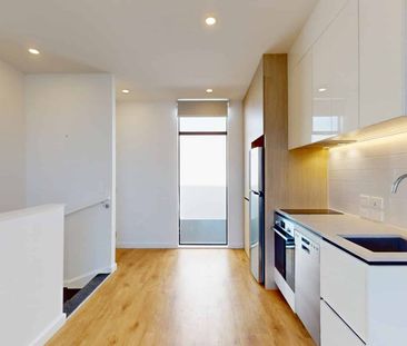 Modern Studio Living in the Heart of Wellington - Photo 3