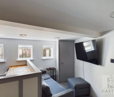 6 bedroom house of multiple occupation to rent - Photo 1