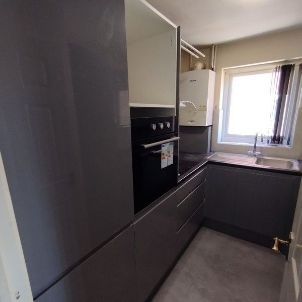 2 Bed Flat, Sandheys, M34 - Photo 1