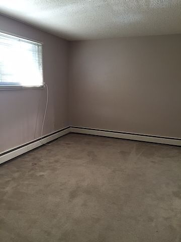 Cozy 1-Bedroom Apartment in Quiet Bankview Neighborhood - Photo 5