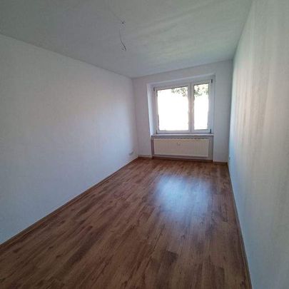 Schöne 2 Raum Wohnung Zwickau Pölbitz ab sofort zu vermieten - Photo 1