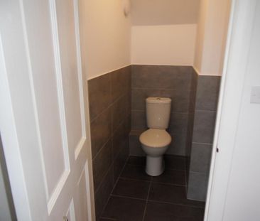 2 bedroom end of terrace house to rent - Photo 6