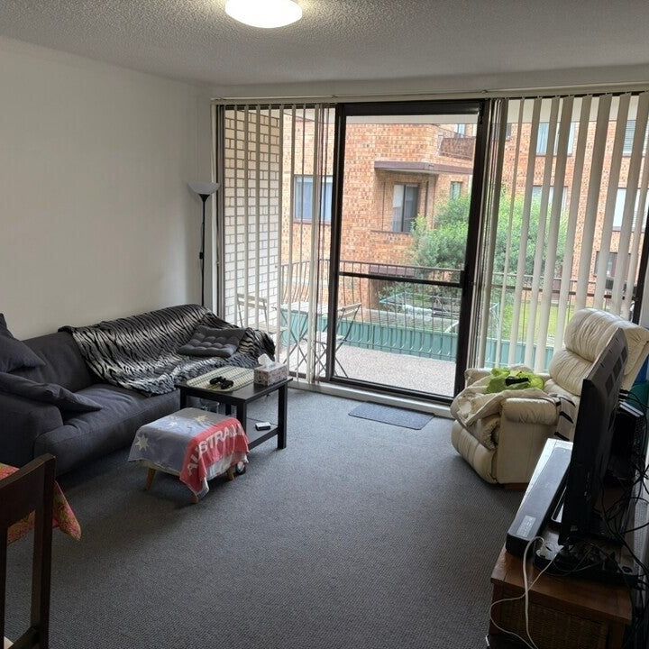 Kensington - Photo 1