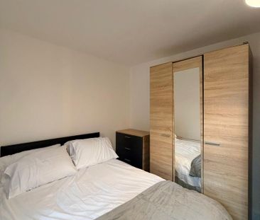 5 bedroom flat to rent - Photo 1