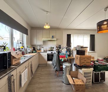 Gelijkvloers appartement met garagebox en koer - Foto 2