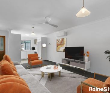 Spacious, Fully Air Conditioned Townhouse in sought after Street! - Photo 5