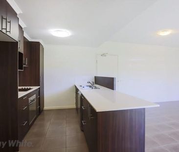 Stylish inner city unit - Photo 2