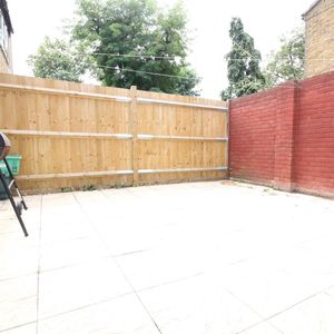 Wellington Road North, Hounslow - Photo 3