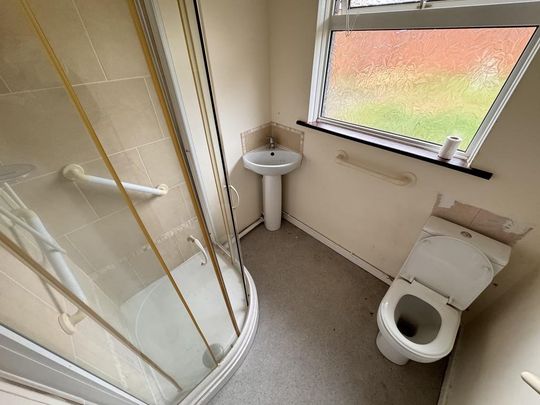 2 bedroom semi-detached bungalow to rent - Photo 1