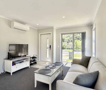 3 bedroom home in Lower Hutt - Photo 1