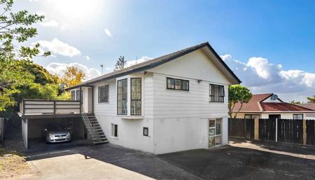 3-Bedroom Home + 3-Bedroom Self-Contained Unit... - Photo 5