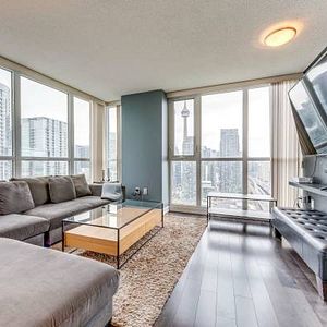 Stunning Large 2 Bed, 2 Bath Corner Suite with Best-in-City CN Tower a - Photo 2