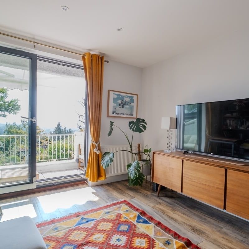 6 bedroom house to rent - Photo 1