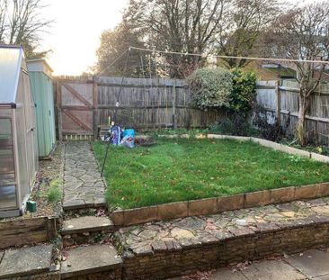 3 bedroom end of terrace house to rent - Photo 3