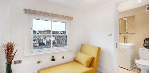 1 bedroom flat in Earls Court - Photo 2