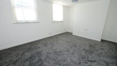 36 Carlton Street, CHELTENHAM GL526AQ - Photo 2