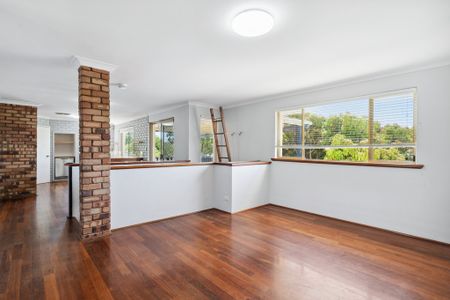 16 Monaco Avenue, North Lake WA 6163 - Photo 2