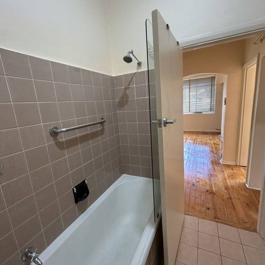 Character Apartment - Photo 1