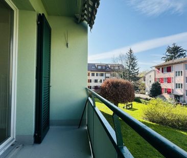 Sonnige 3.5-Zimmerwohnung im 1. OG - frisch renoviert, mit Balkon &... - Photo 4