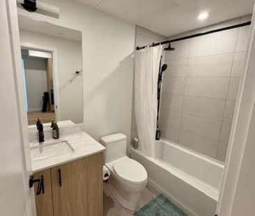 Stunning 3rd Floor unit – LAKESTONE - Photo 5