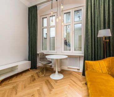 Przyjemne, ciche dwa pokoje w ścisłym centrum - Photo 3