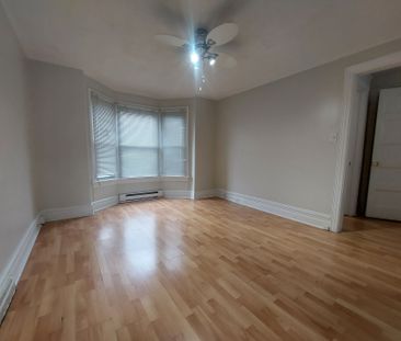 For Lease - 2143 Gerrard Street Unit# Upper, Toronto, Ontario - Photo 6