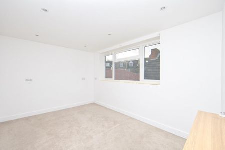 5 bedroom terraced house to rent - Photo 4