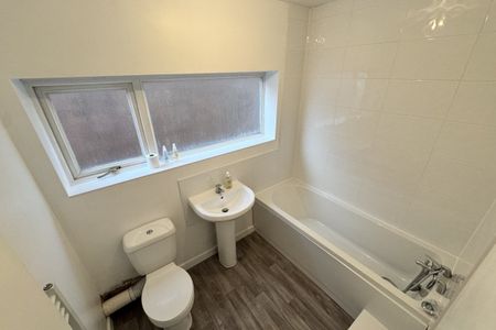 Shallcross Lane, DUDLEY - Photo 2