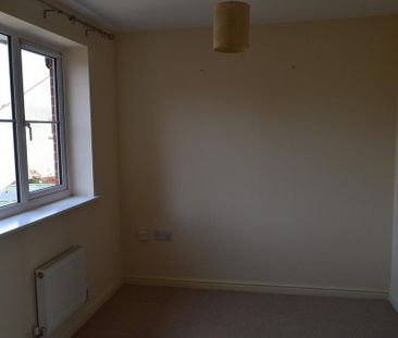 3 bedroom end of terrace house to rent - Photo 1