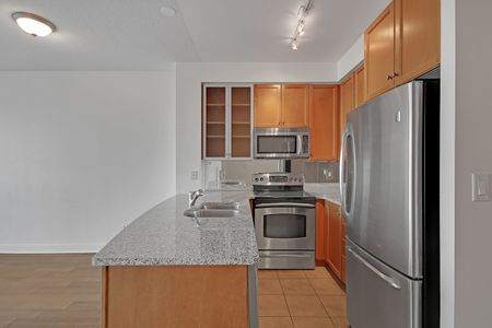 For Lease - 18 Yorkville Avenue Unit# 1901, Toronto, Ontario - Photo 2
