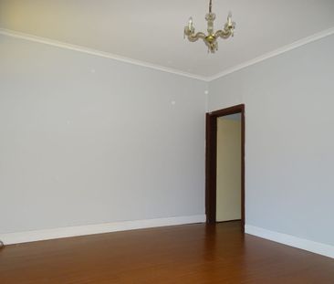 32 Rathdowne Street, Carlton VIC 3053 - House For Rent | Domain - Photo 5