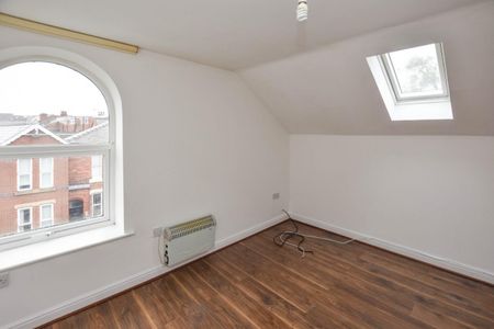 2 bed Flat for Rent - Photo 3