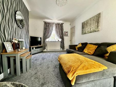 2 bedroom end of terrace house to rent - Photo 2